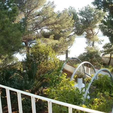 Apartman A *