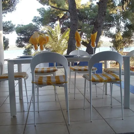 Apartman A *