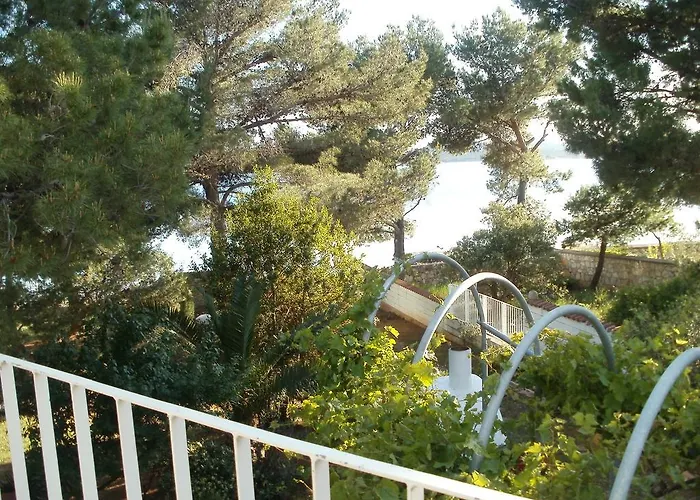 Διαμέρισμα A *