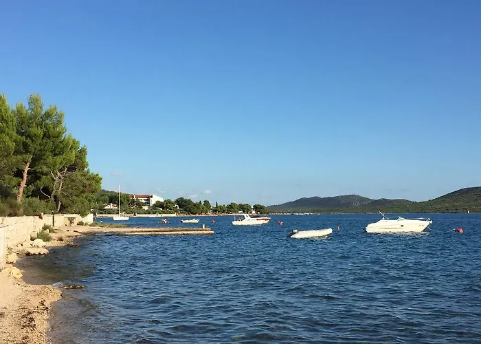 Διαμέρισμα A *